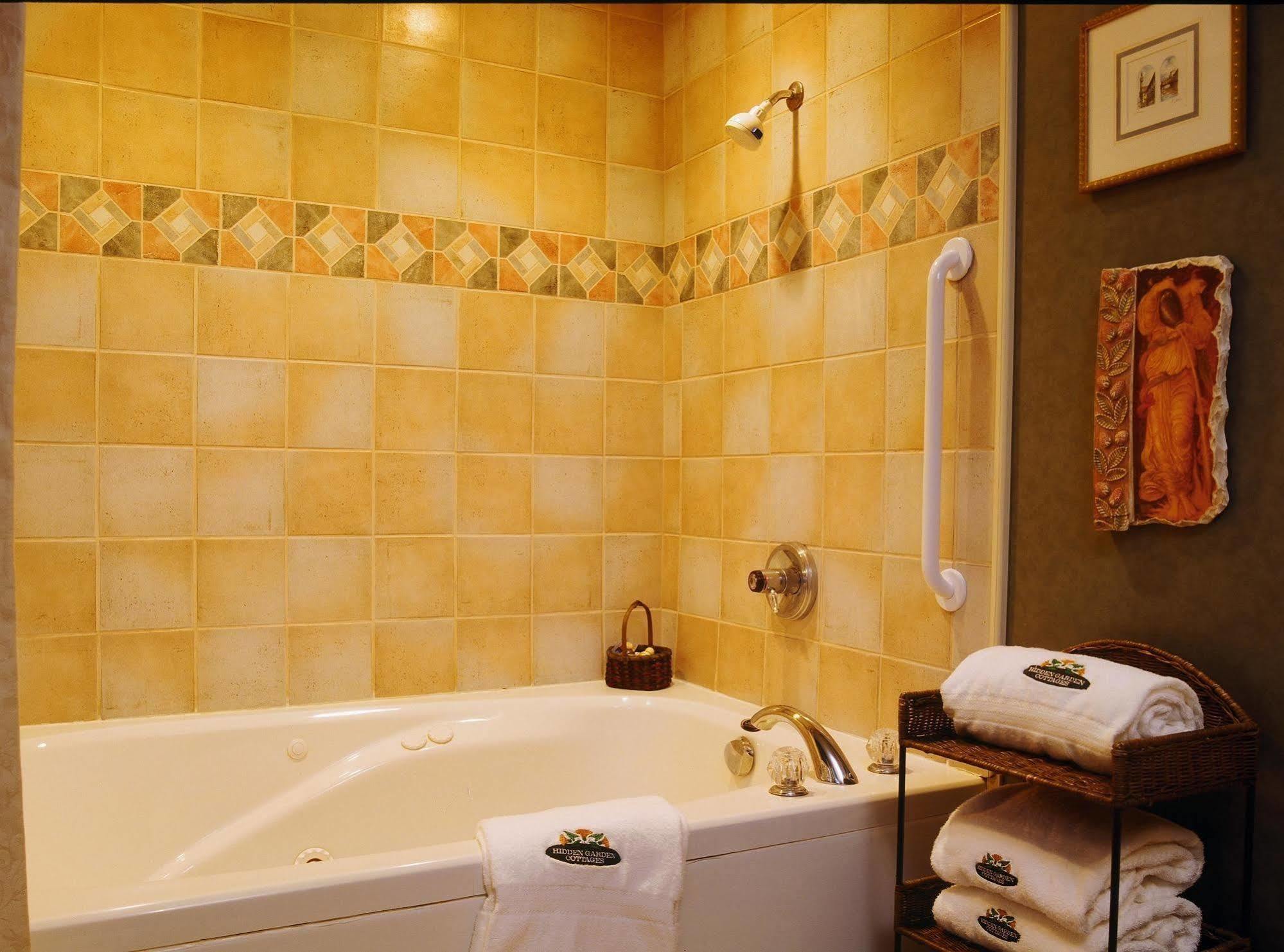Hidden Garden Cottages & Suites ソーガタック 部屋 写真